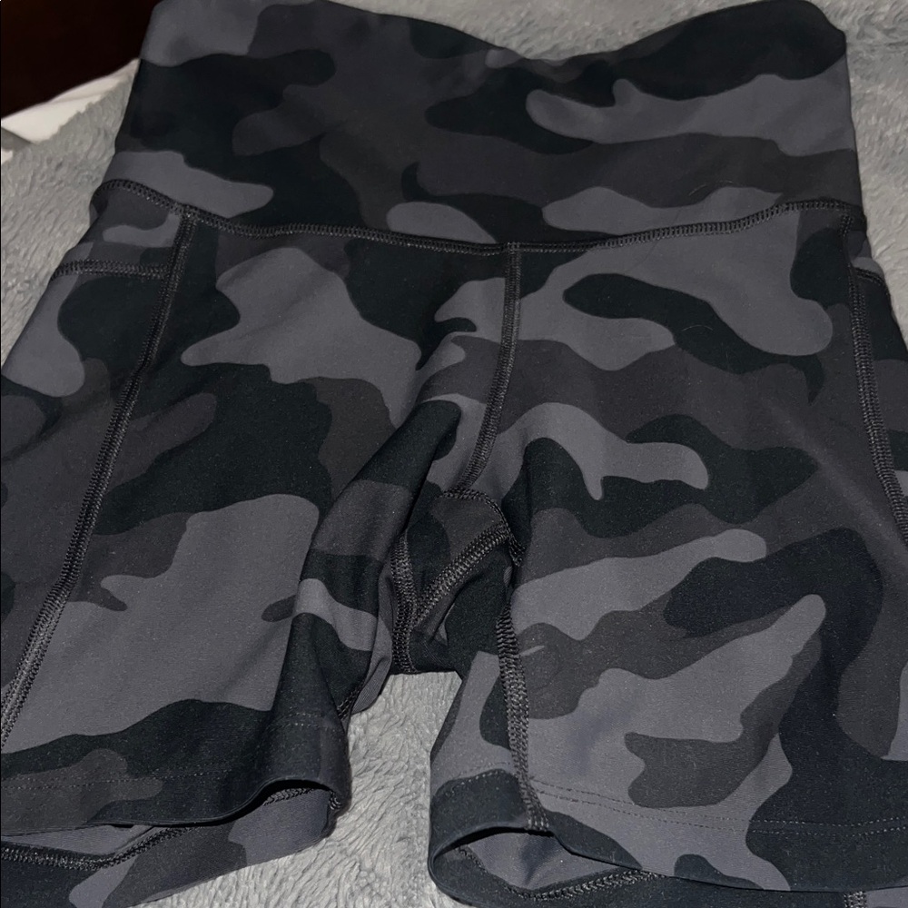 Old Navy Women's Black Camo Bike Shorts